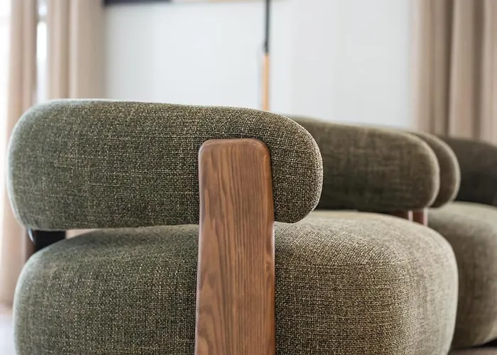 Spain - Solina & Nerisa *